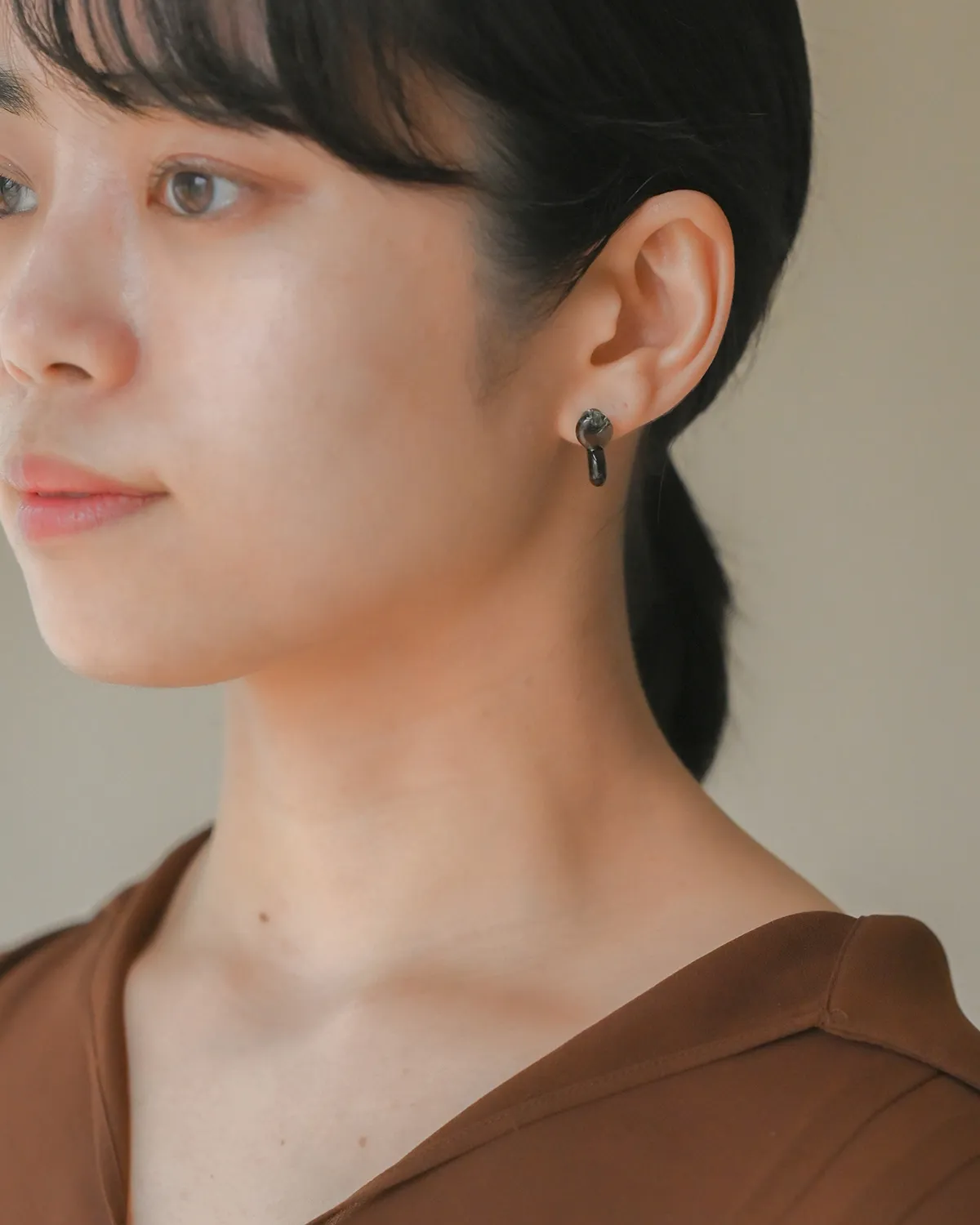 ピアス 夕暮れのカモミール グレー4